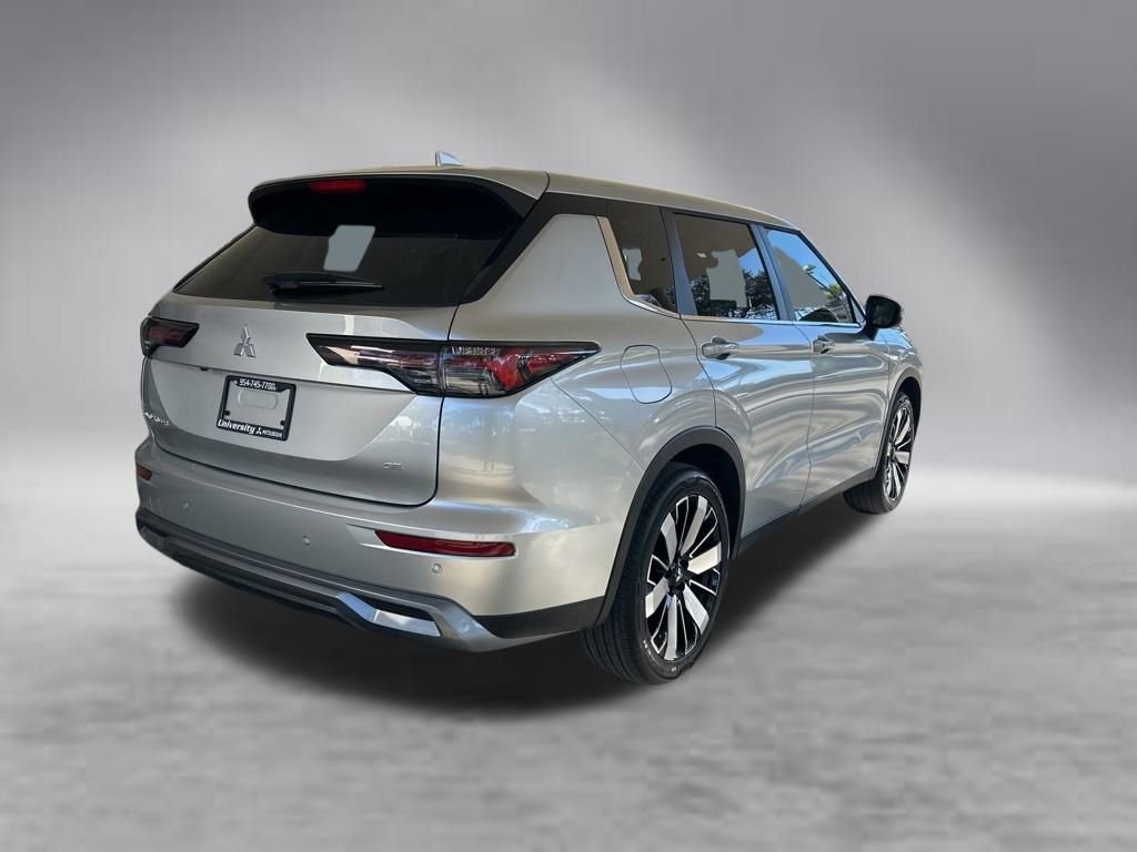 New 2026 Mitsubishi Outlander SE FWD image 3