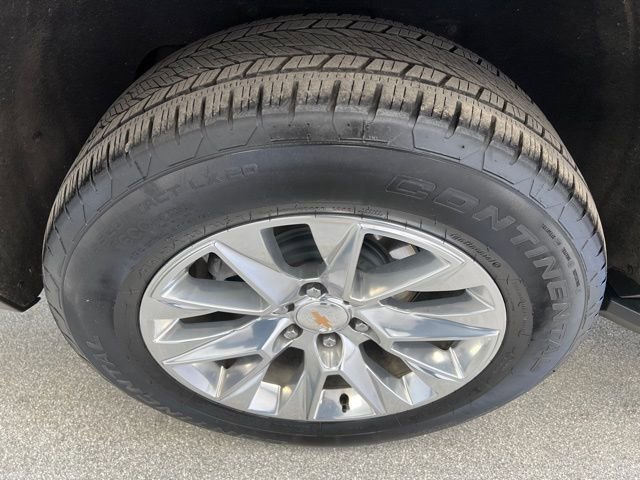 Used 2025 Chevrolet Suburban Premier image 16