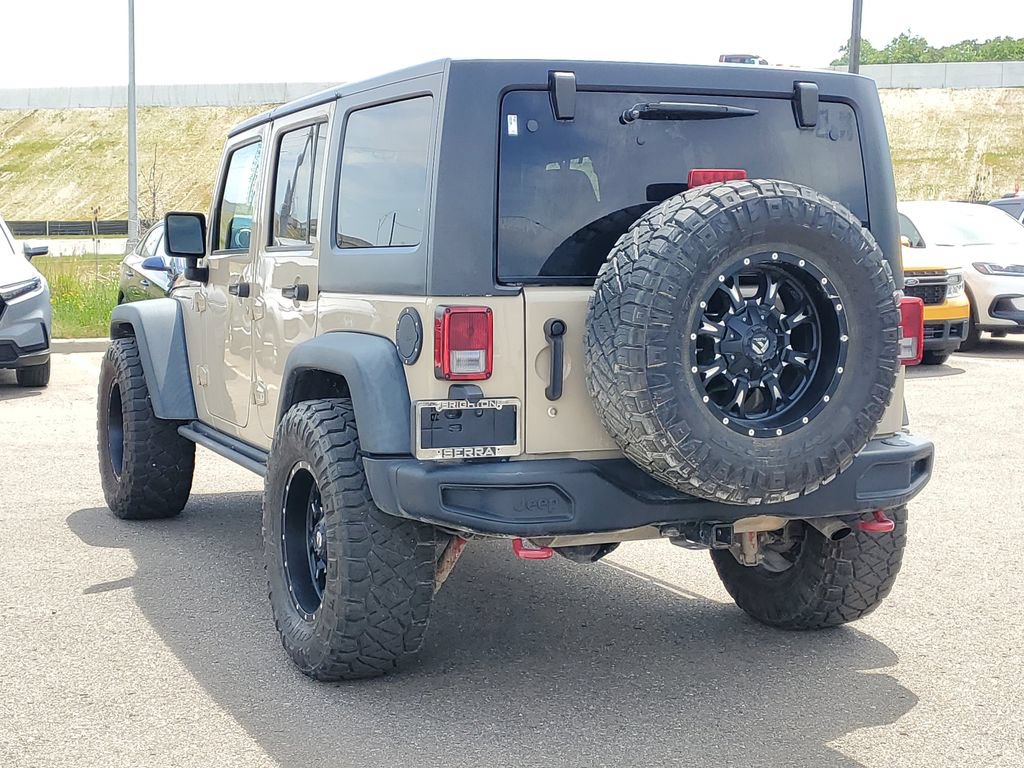 Used 2016 Jeep Wrangler Unlimited Rubicon AWD/4WD image 2