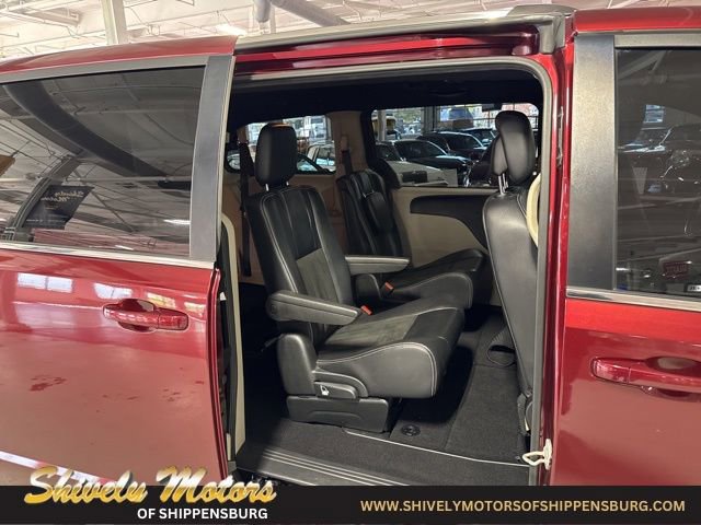 Used 2019 Dodge Grand Caravan SXT image 36
