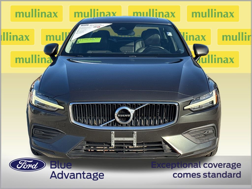Used 2020 Volvo S60 T6 Momentum image 11