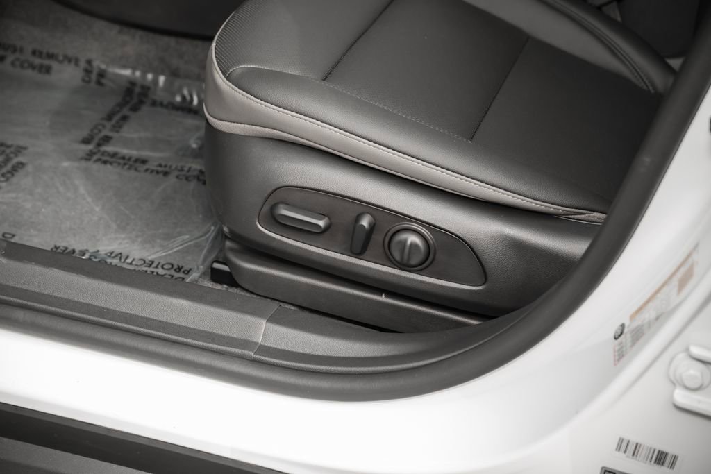 New 2026 Chevrolet Trax ACTIV w/ Driver Confidence Package FWD image 17