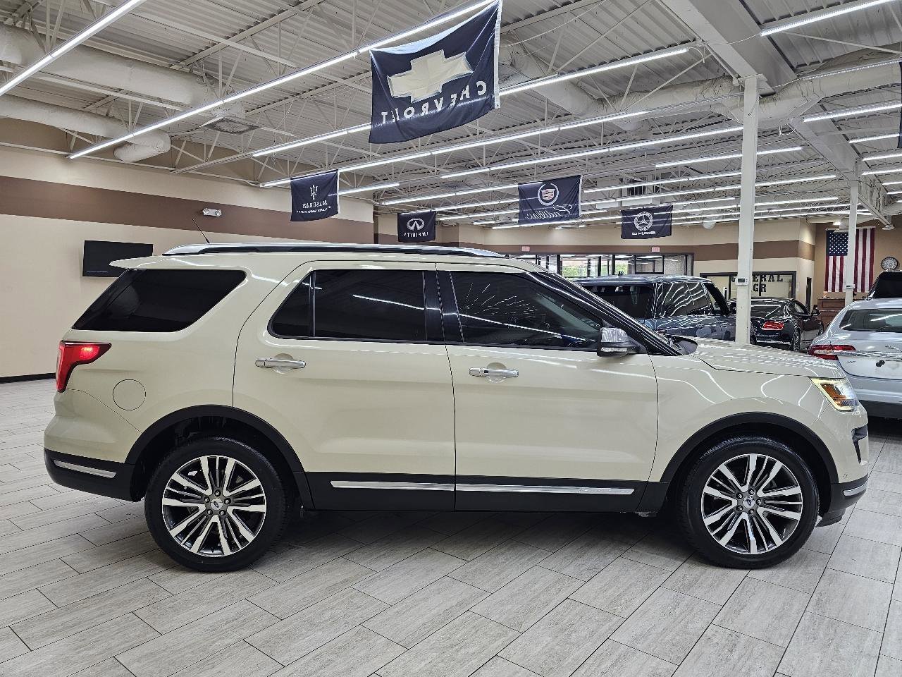 Used 2018 Ford Explorer Platinum image 5
