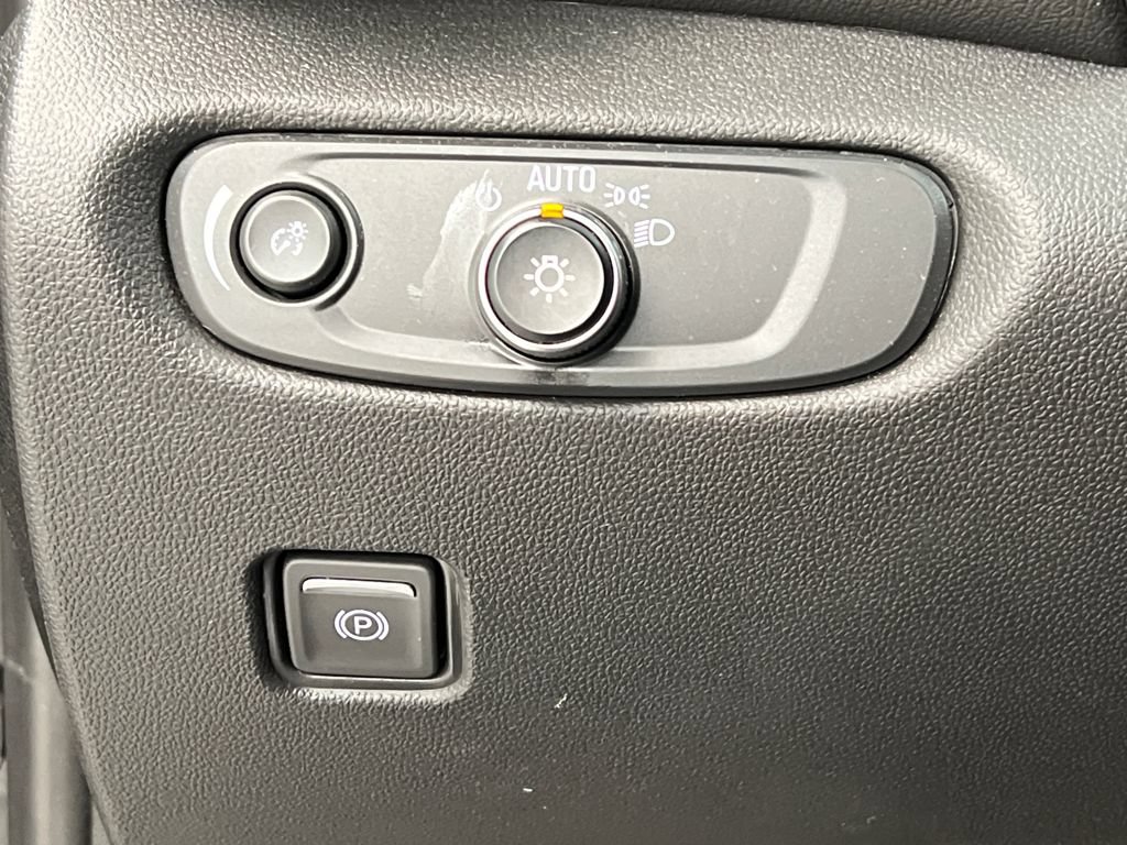 Used 2025 Chevrolet Blazer LT FWD image 47