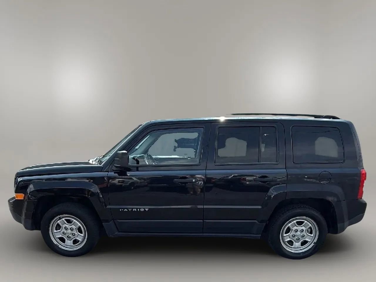 Used 2014 Jeep Patriot Sport image 4