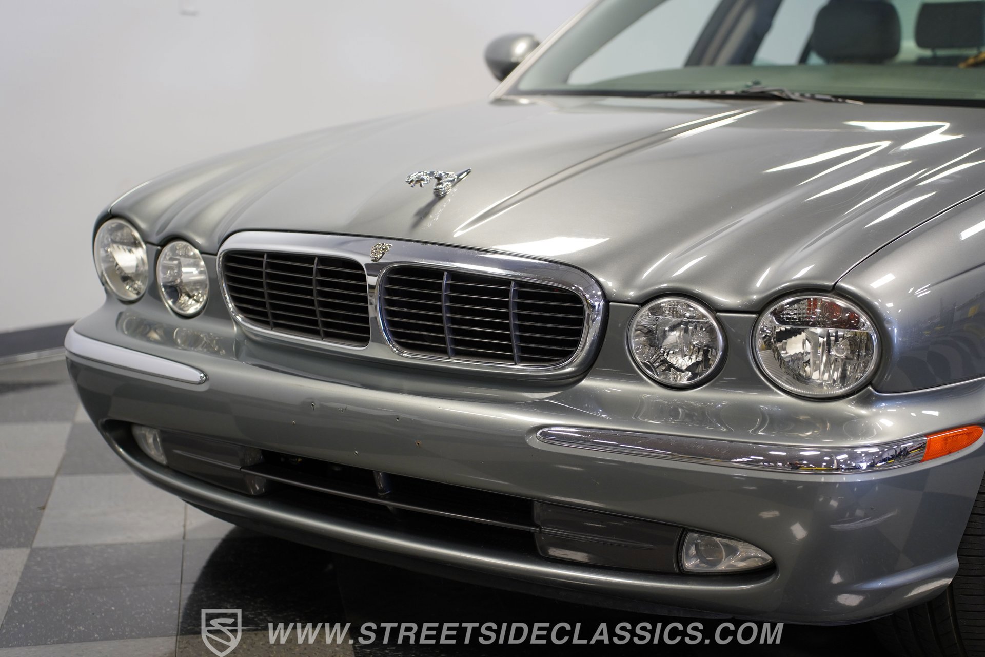 Used 2004 Jaguar XJ8 image 19