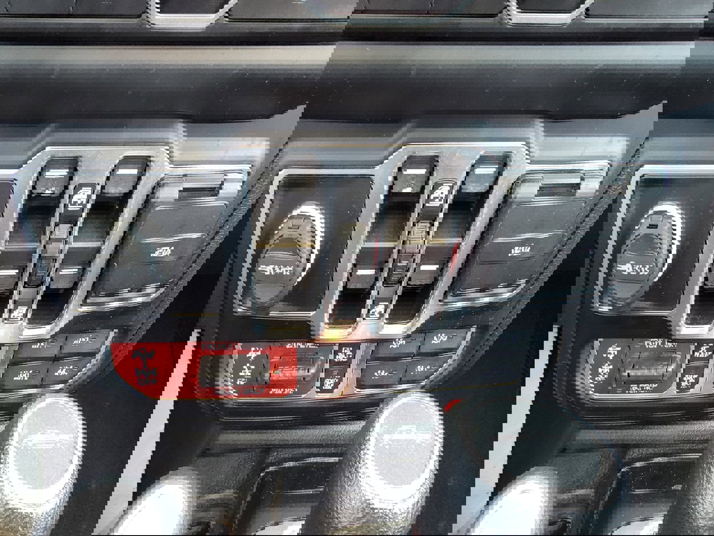 Used 2023 Jeep Gladiator Rubicon w/ LED Lighting Group image 25