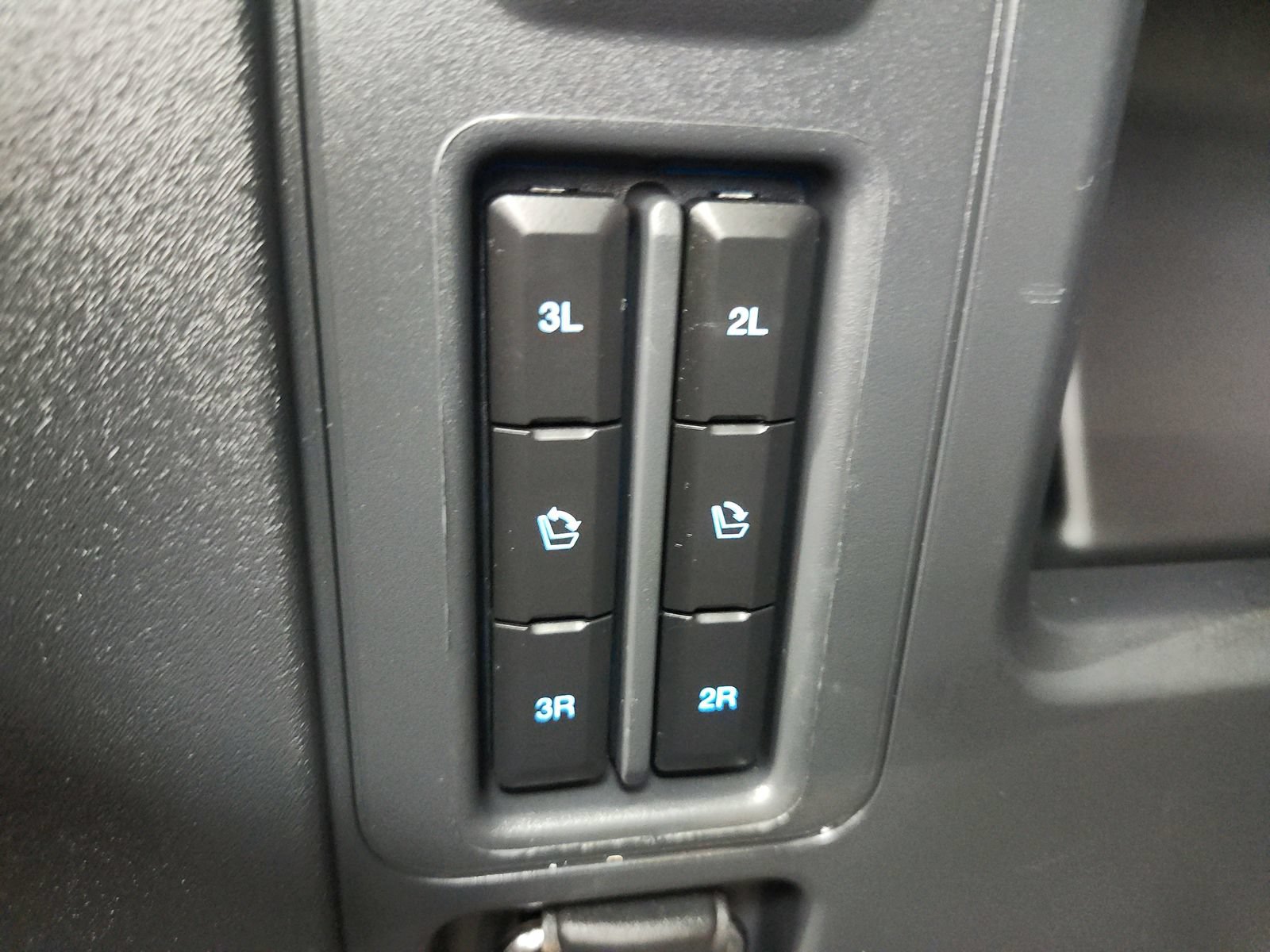 Used 2025 Ford Expedition Platinum w/ Driver's Package AWD/4WD image 57