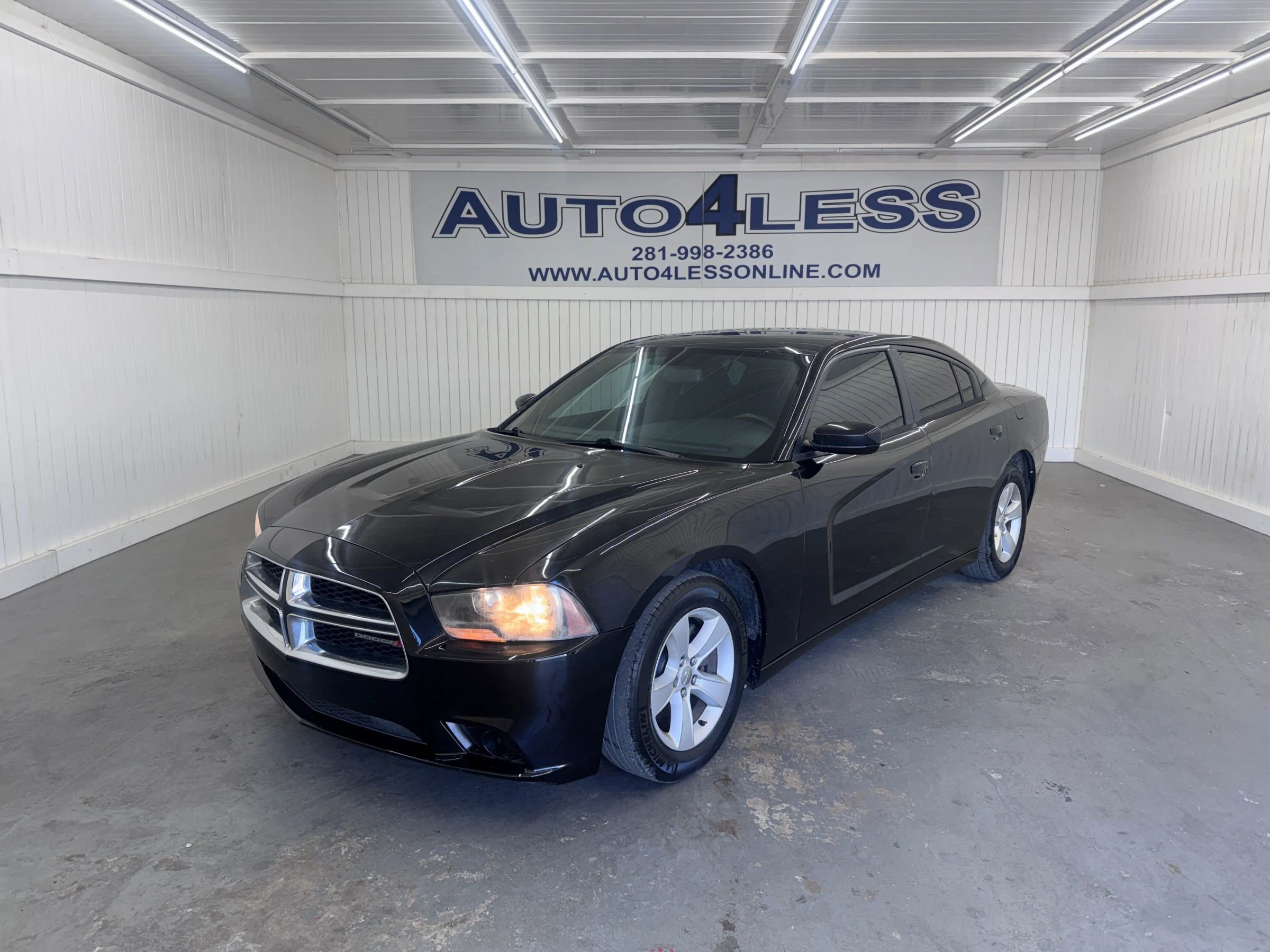 Used 2014 Dodge Charger SE w/ Connectivity Group