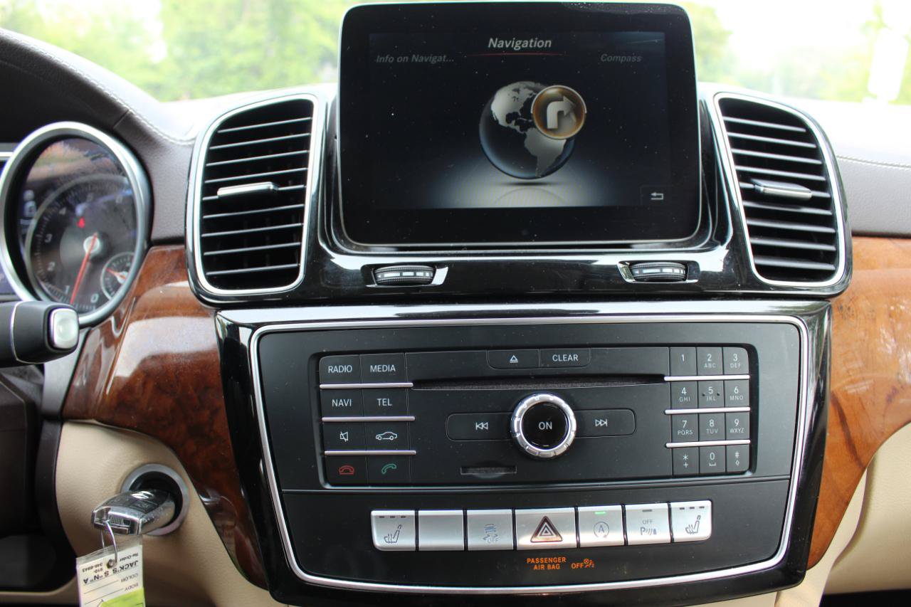 Used 2017 Mercedes-Benz GLS 450 4MATIC image 36