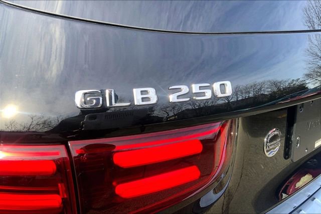 Used 2026 Mercedes-Benz GLB 250 4MATIC image 8