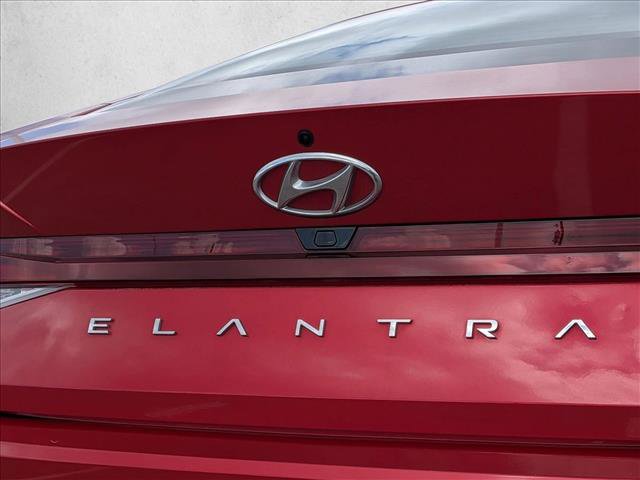 Used 2022 Hyundai Elantra SEL w/ Cargo Package FWD image 23