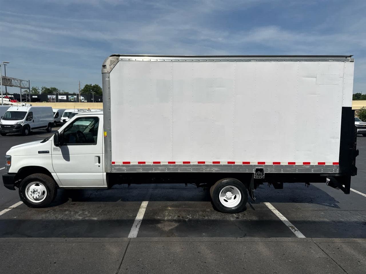 Used 2018 Ford E-350 and Econoline 350 Super Duty RWD image 5