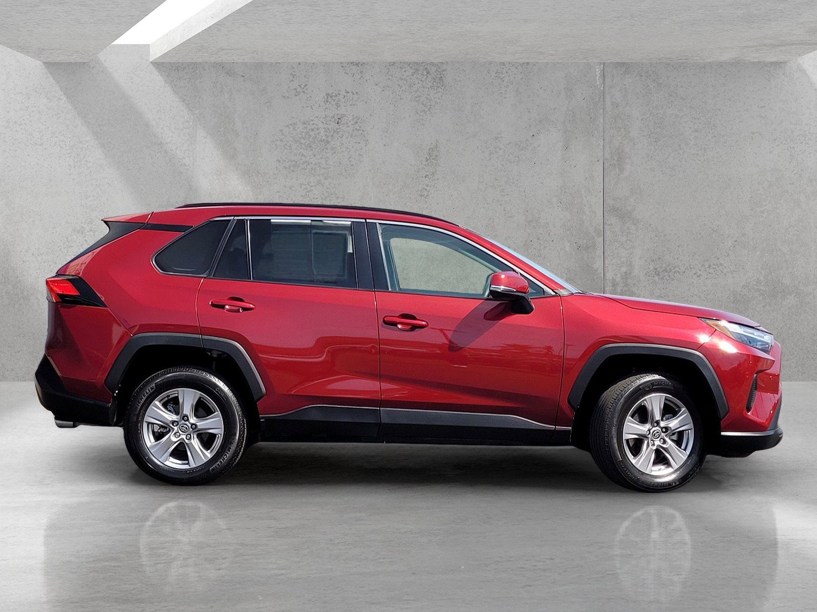 Used 2023 Toyota RAV4 XLE FWD image 3