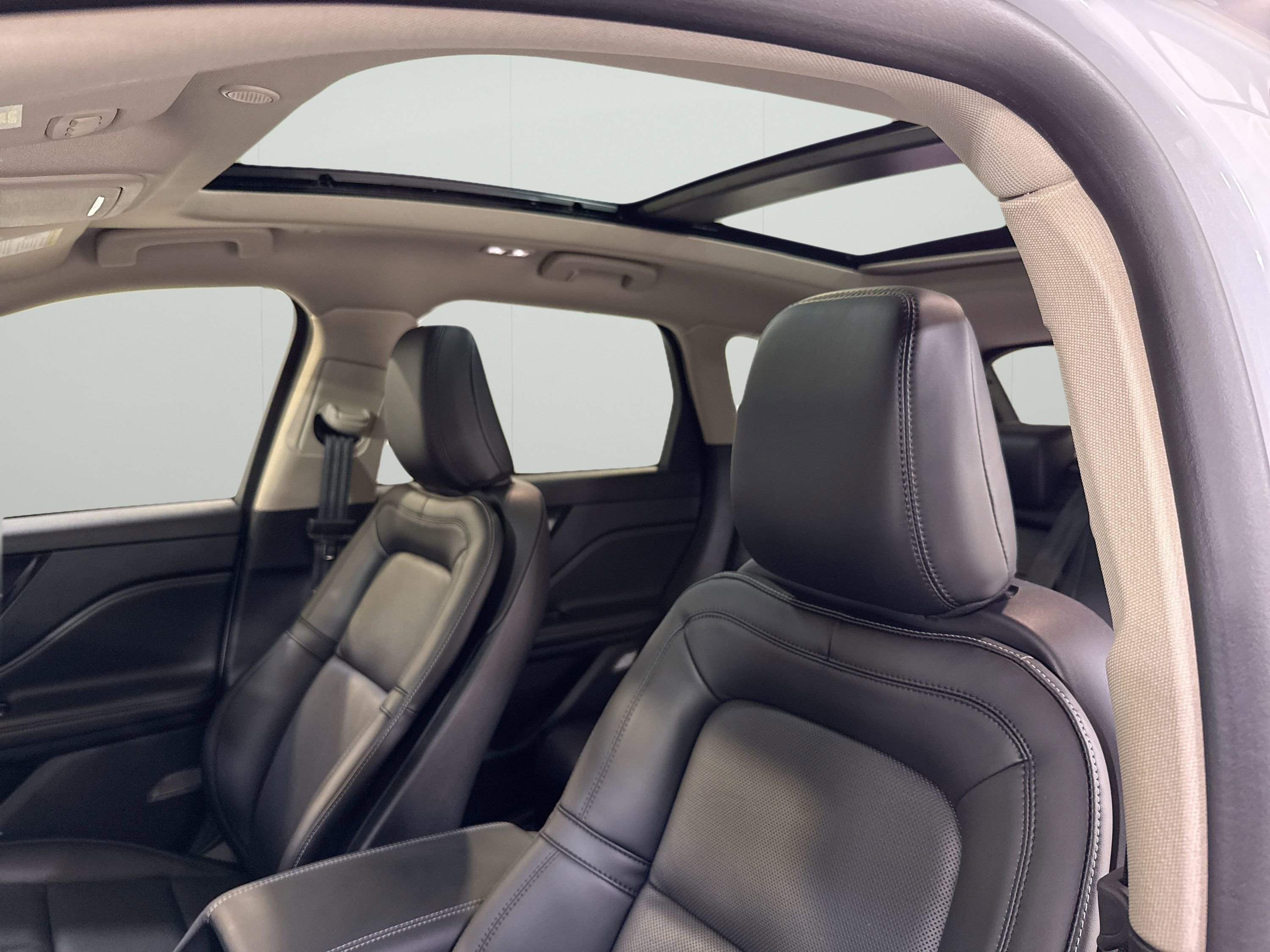 New 2026 Lincoln Corsair Reserve FWD image 24
