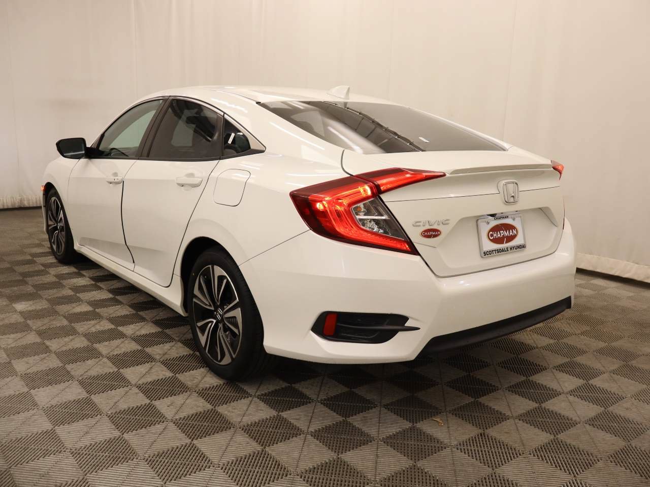 Used 2018 Honda Civic EX-T image 3