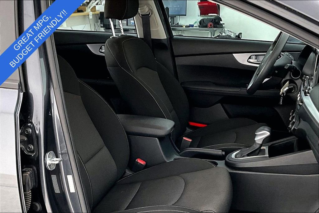 Used 2023 Kia Forte LX image 11