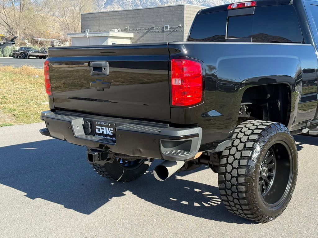 Used 2019 Chevrolet Silverado 2500 LTZ w/ Duramax Plus Package AWD/4WD image 10