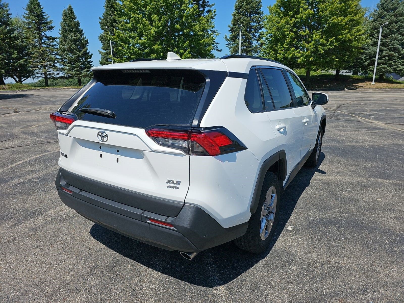Used 2025 Toyota RAV4 XLE AWD/4WD image 6