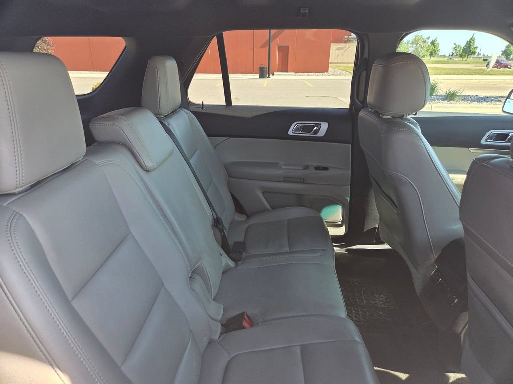 Used 2013 Ford Explorer XLT AWD/4WD image 40