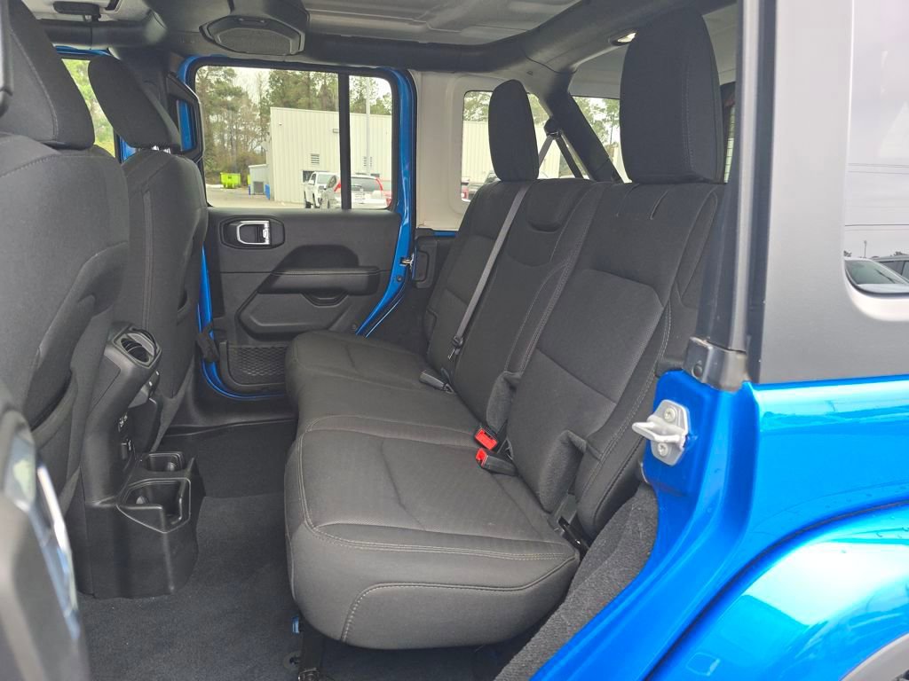 Used 2022 Jeep Wrangler Unlimited Sahara w/ Safety Group image 25