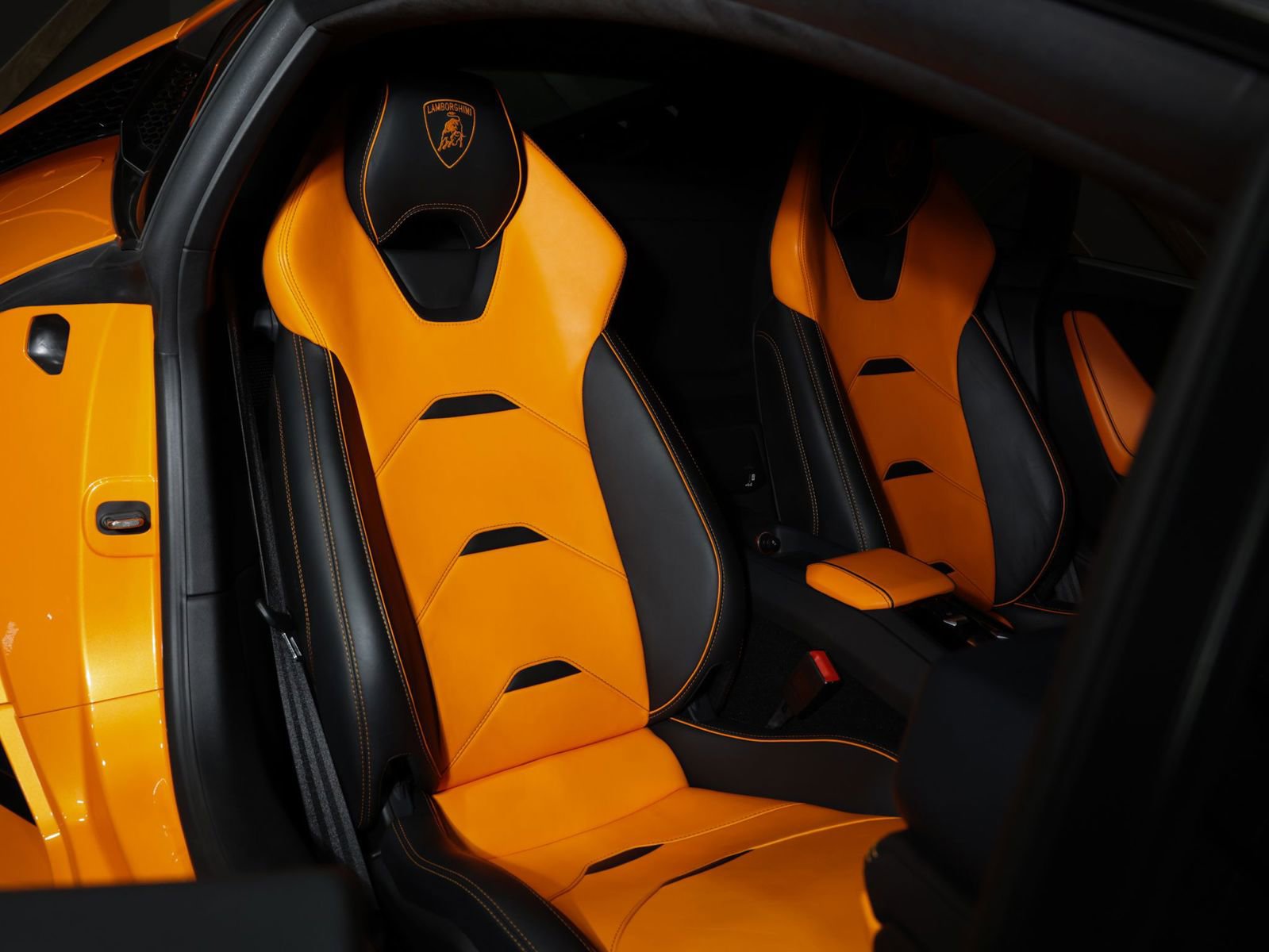 Used 2020 Lamborghini Huracan EVO image 34