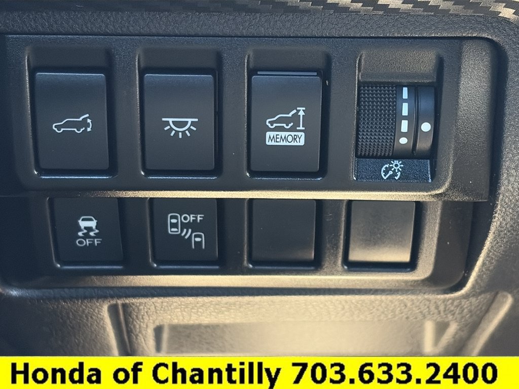 Used 2022 Subaru Ascent Onyx Edition AWD/4WD image 16
