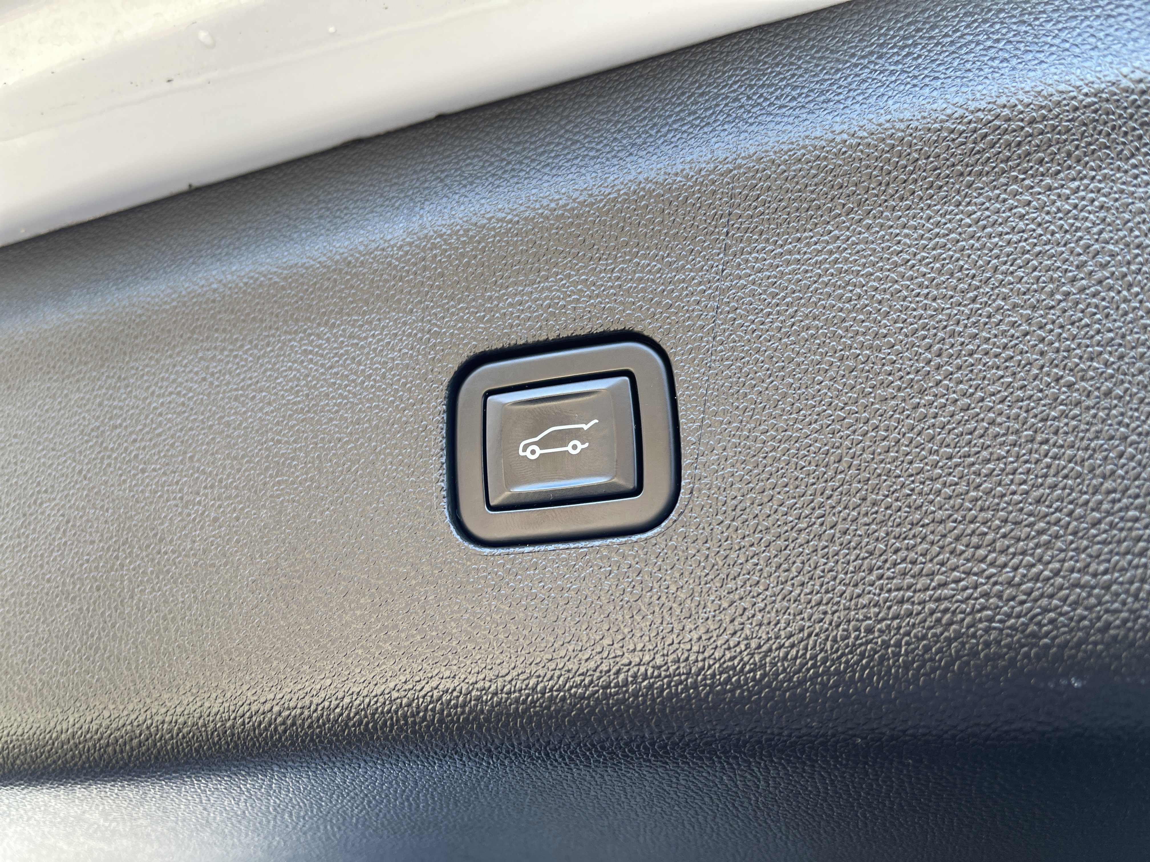 Used 2023 Buick Enclave Essence image 46