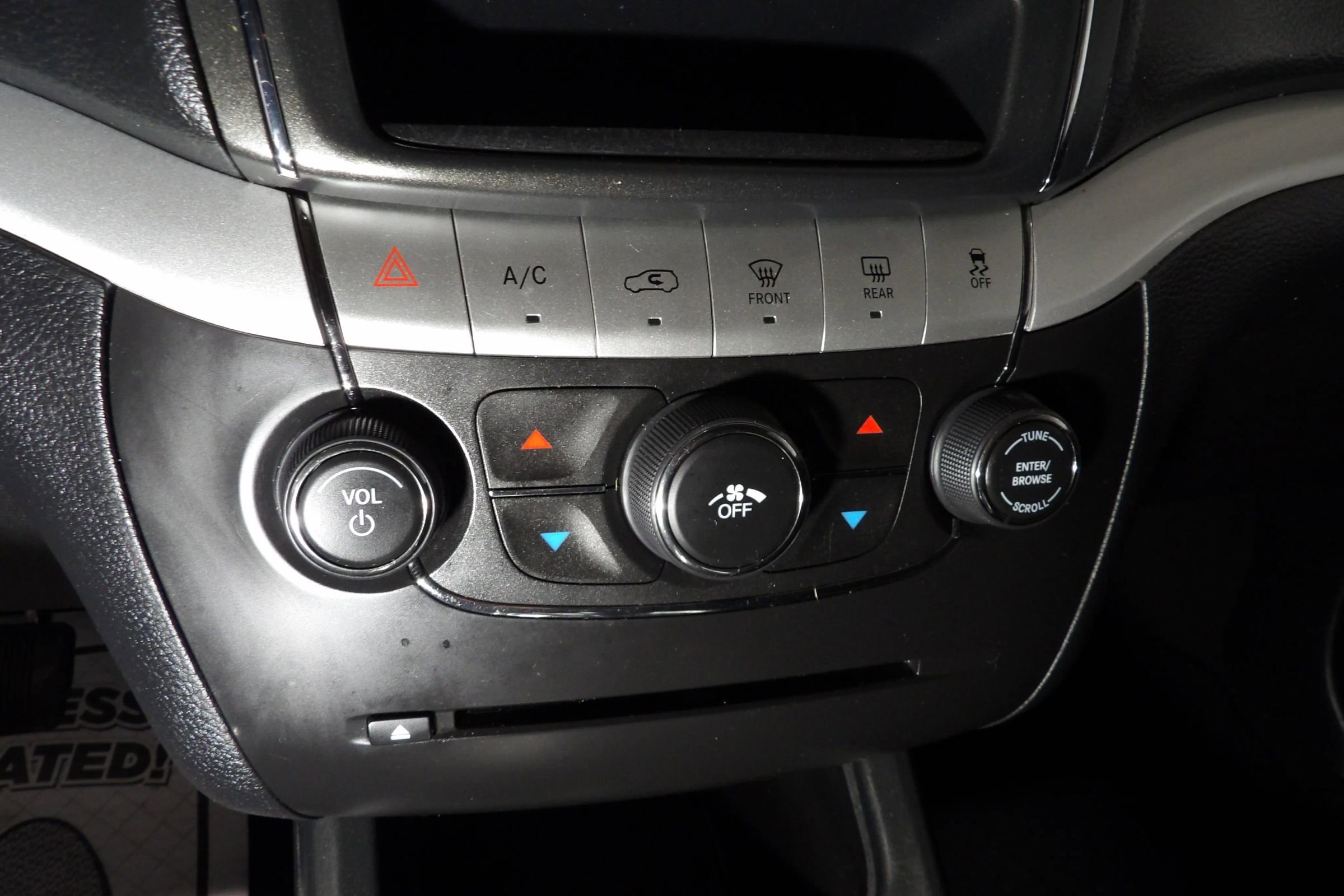 Used 2019 Dodge Journey SE w/ Connectivity Group image 15