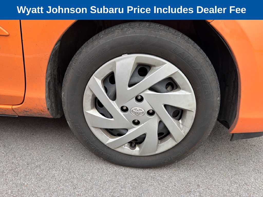 Used 2015 Toyota Prius C Two w/ Preferred Accessory Package FWD image 12