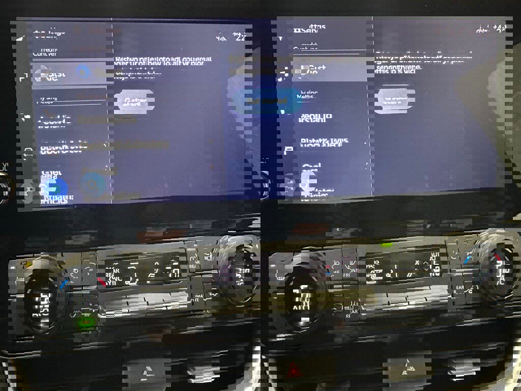 Used 2025 Toyota Grand Highlander AWD image 34