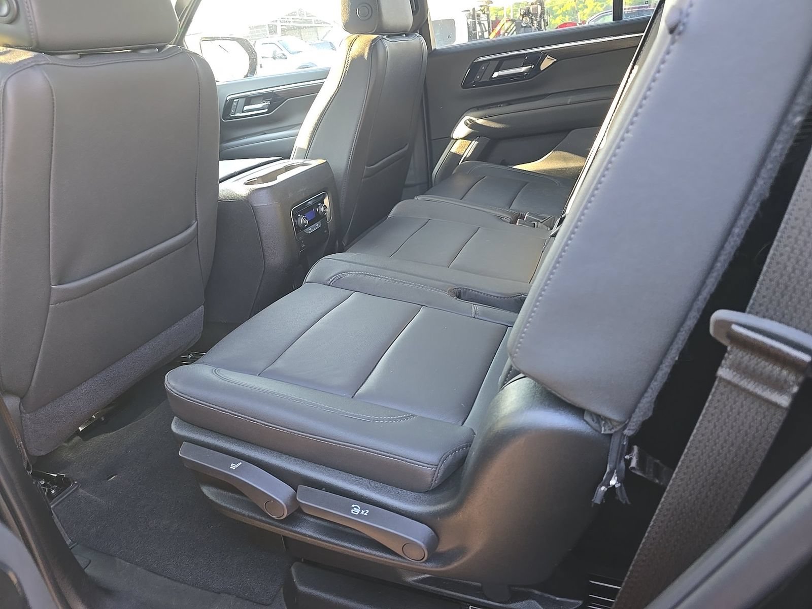 Used 2026 Chevrolet Tahoe Z71 AWD/4WD image 14