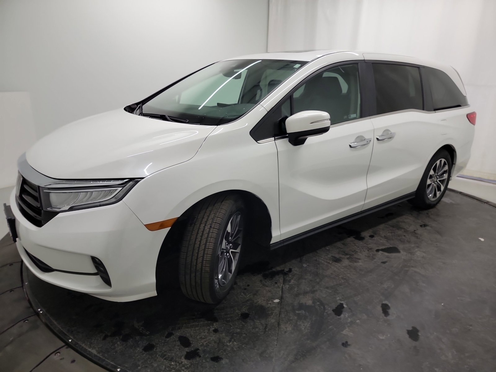 Used 2023 Honda Odyssey EX-L image 3