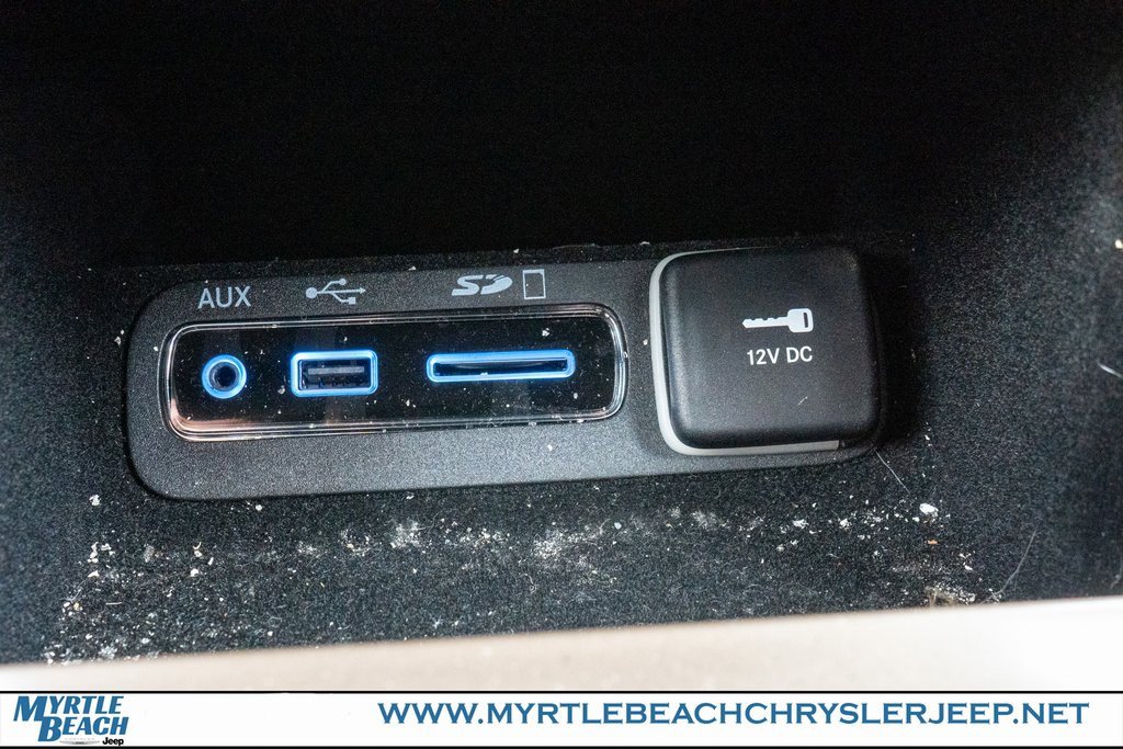 Used 2017 Jeep Grand Cherokee Limited image 24