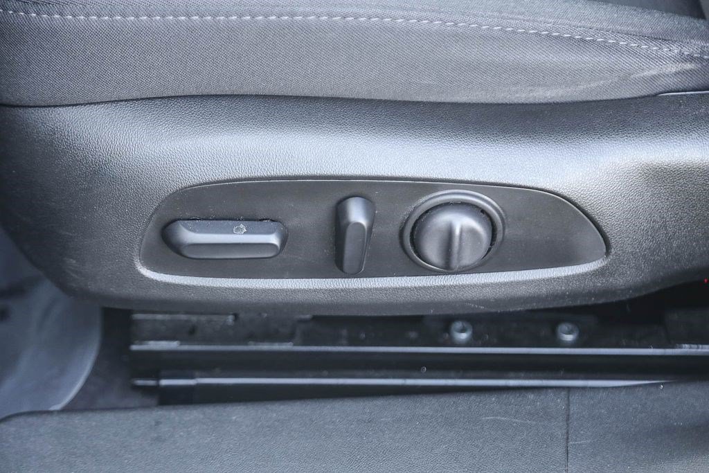 Used 2021 Chevrolet Malibu LT FWD image 20