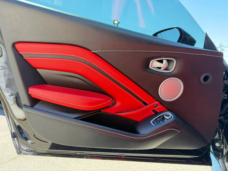 Used 2020 Aston Martin V8 Vantage Coupe RWD image 10