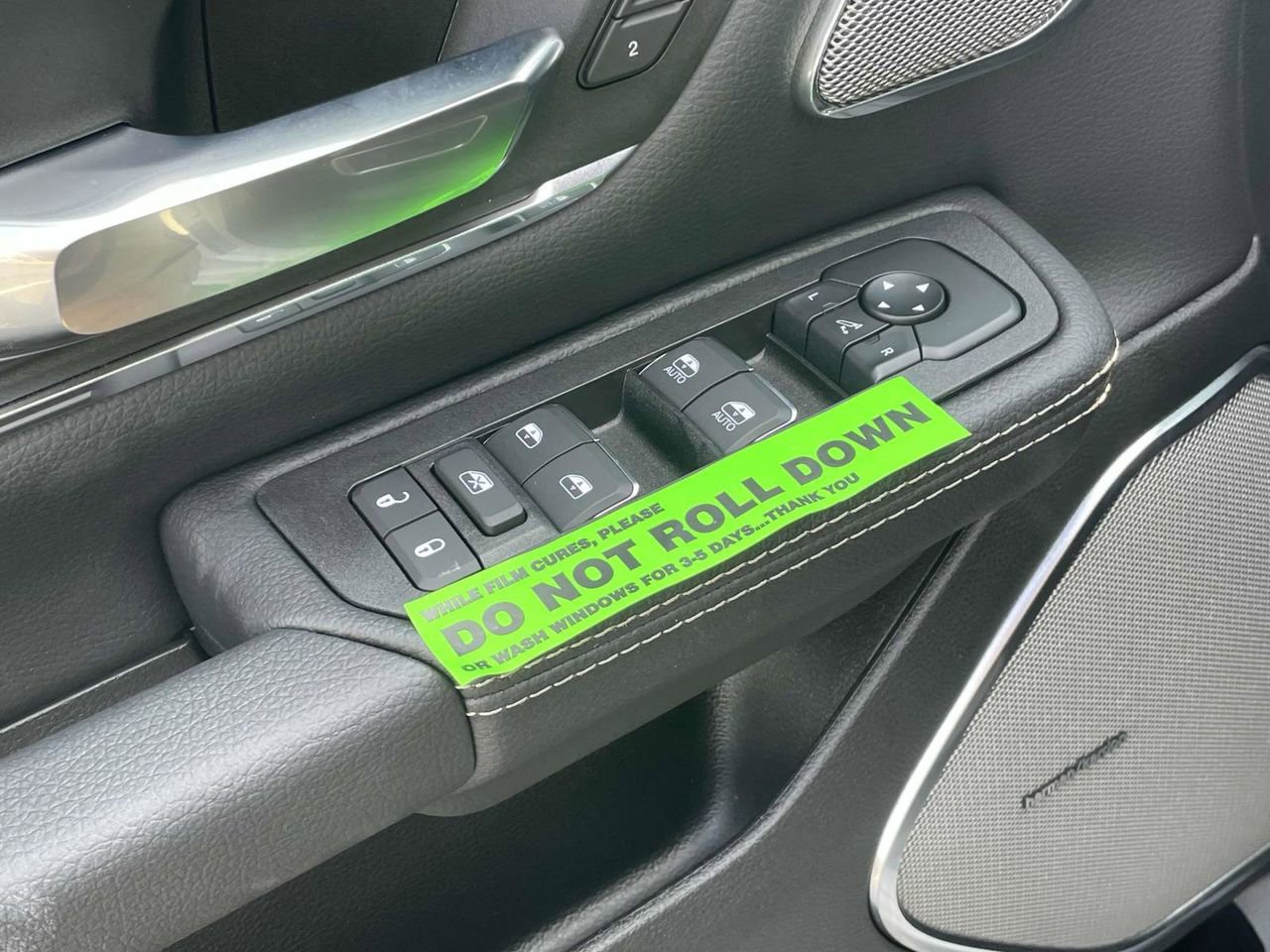 New 2026 RAM 1500 Laramie AWD/4WD image 29