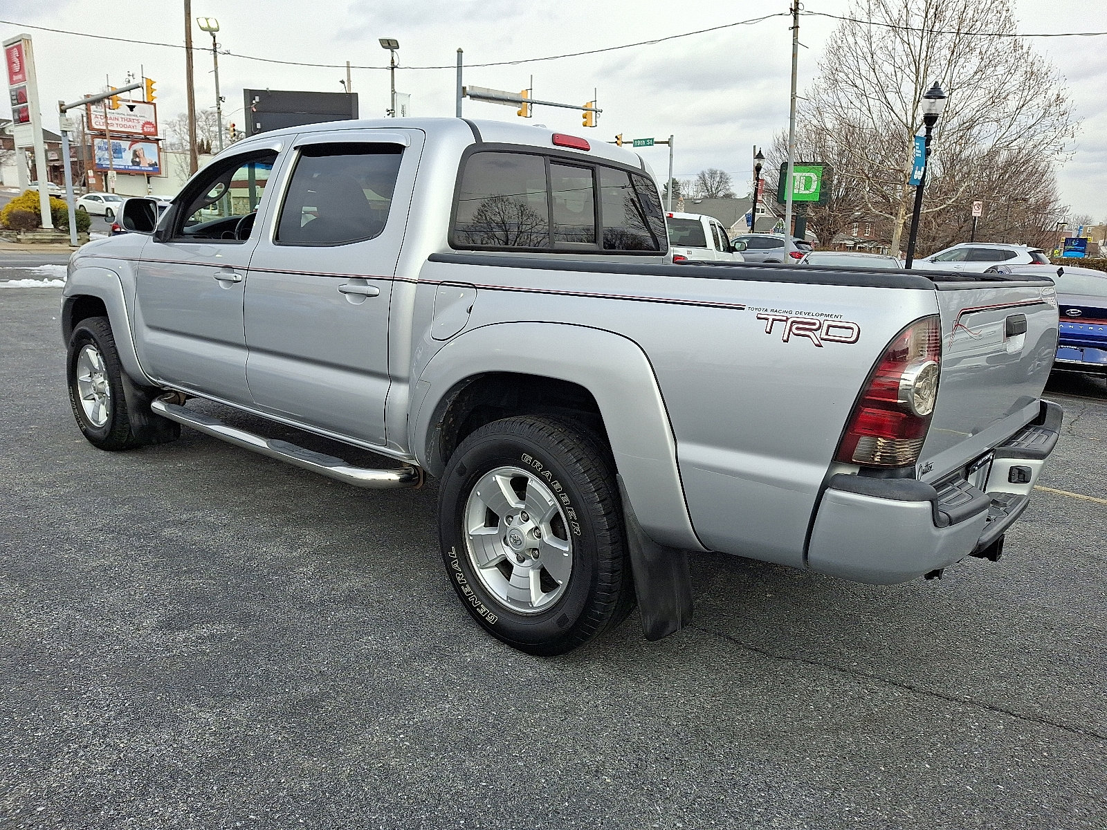Used 2010 Toyota Tacoma PreRunner image 3