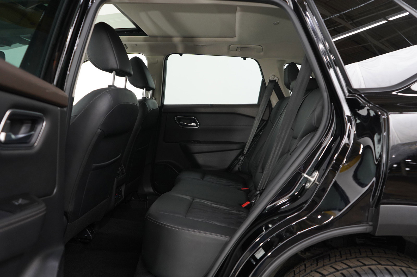 Used 2022 Nissan Rogue Platinum image 18