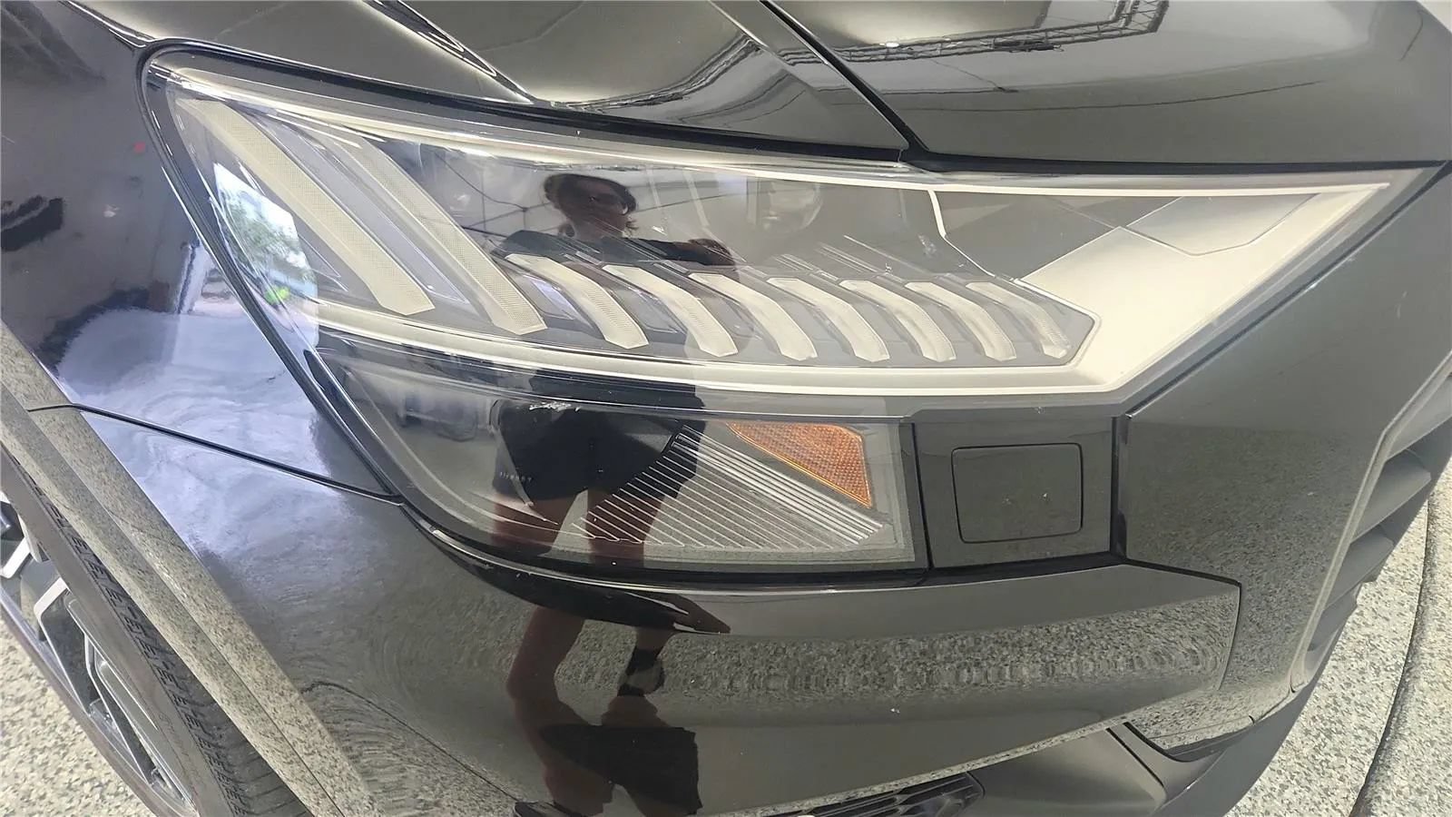 Used 2022 Audi Q8 Prestige AWD/4WD image 32
