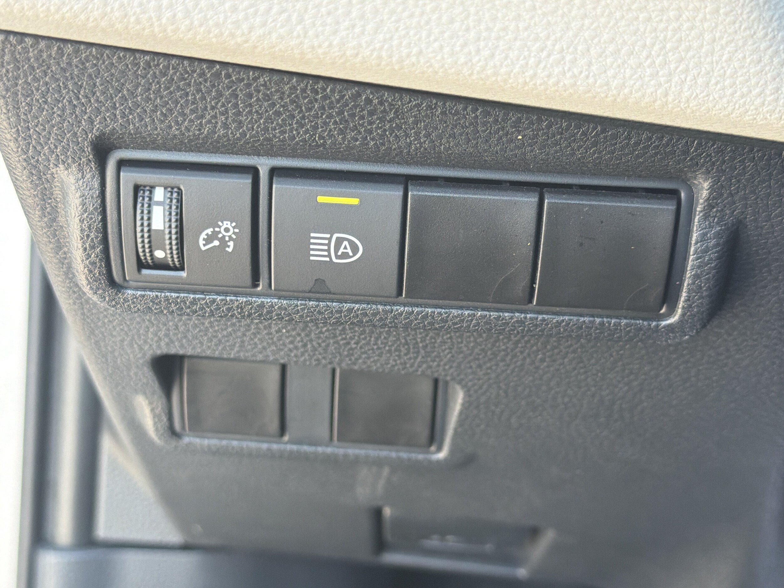 Certified 2024 Toyota Corolla Cross L FWD image 17