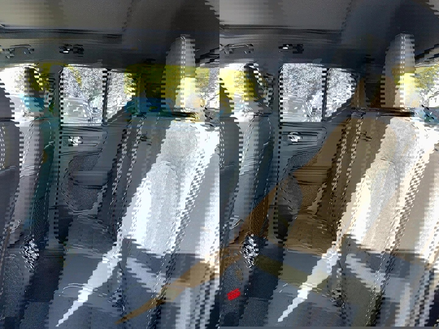 New 2026 Volvo XC40 B5 Ultra w/ Climate Package image 14