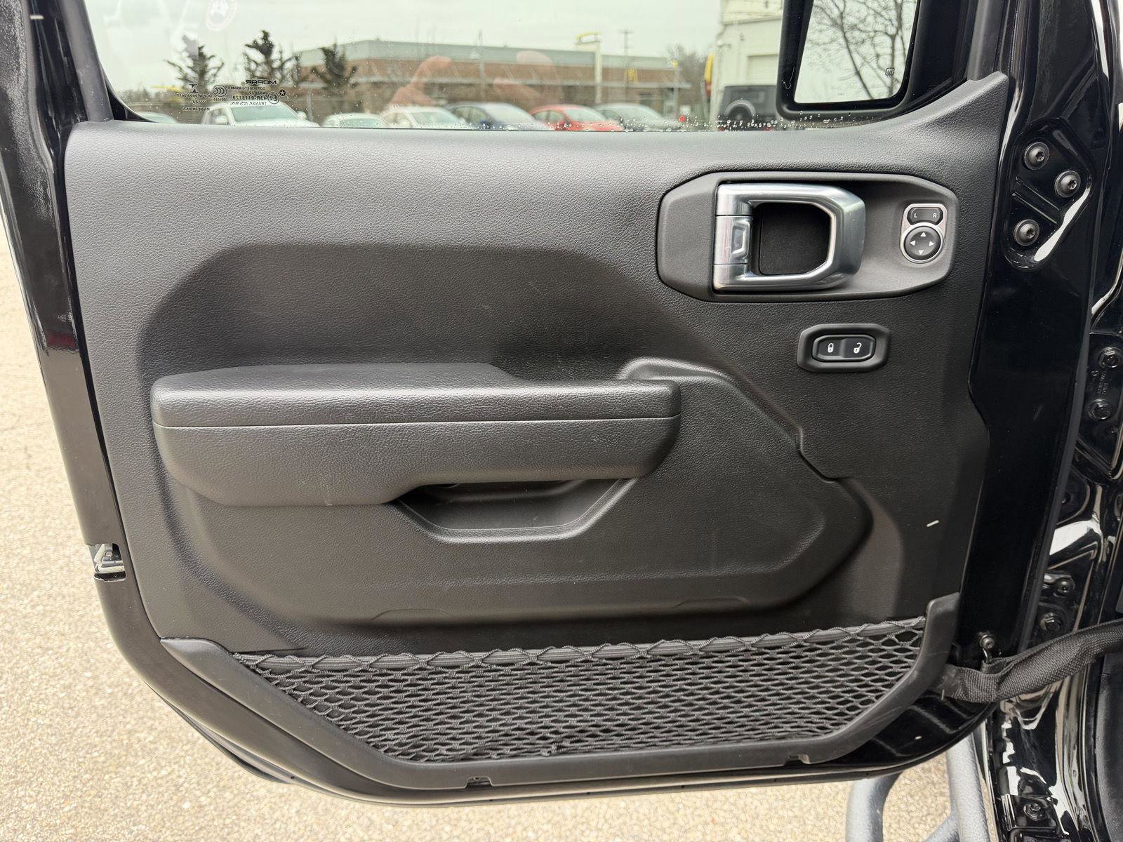 Used 2022 Jeep Gladiator Mojave w/ Cold Weather Group image 9