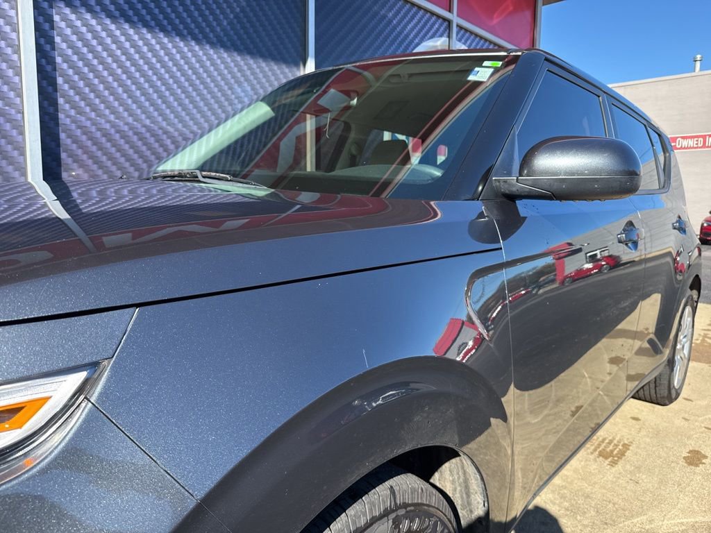Used 2020 Kia Soul LX image 15