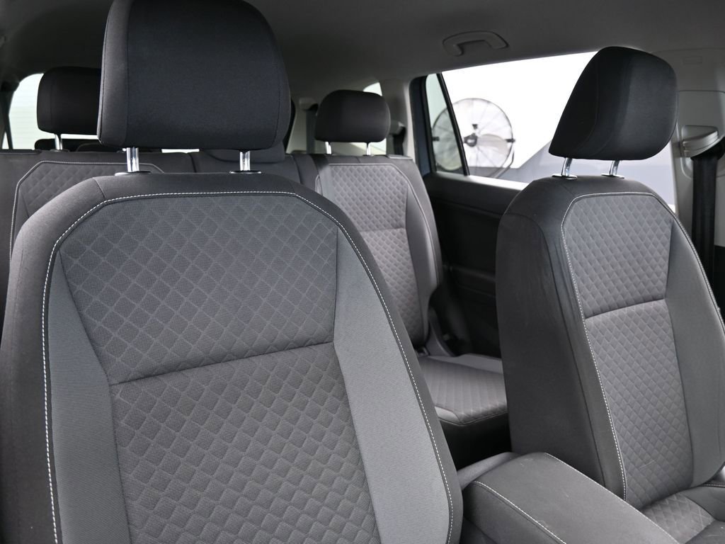 Used 2021 Volkswagen Tiguan S image 37