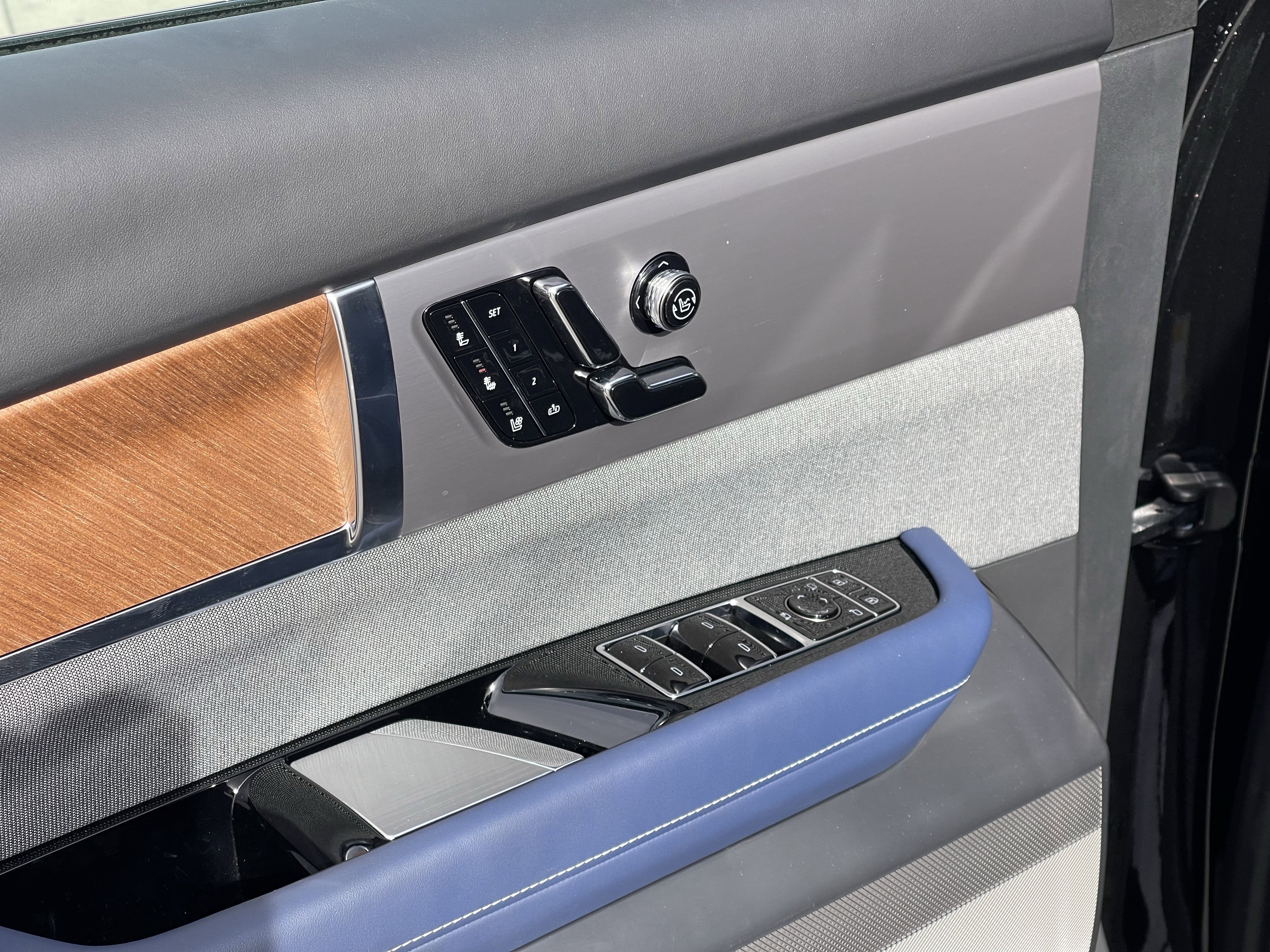 New 2026 Cadillac Vistiq Premium Luxury w/ LPO, Floor Liner Package image 6