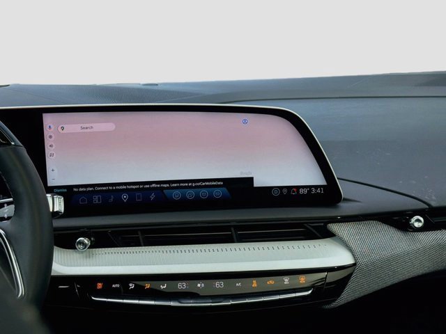 Certified 2025 Cadillac Optiq Sport 2 w/ LPO, Floor Liner Package AWD/4WD image 28