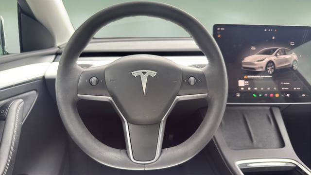 Used 2024 Tesla Model Y 2WD image 9