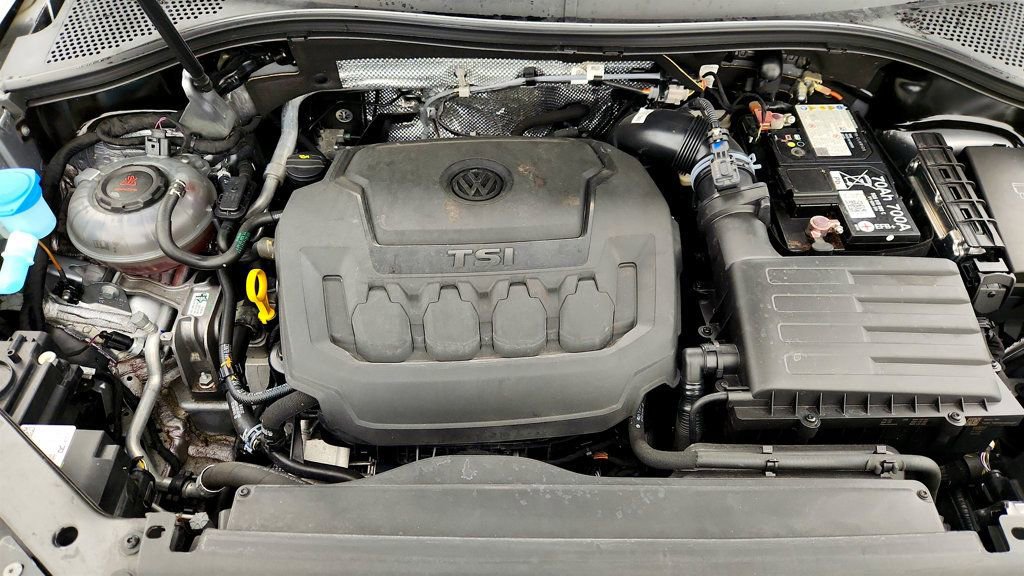 Used 2024 Volkswagen Tiguan SE R-Line image 25