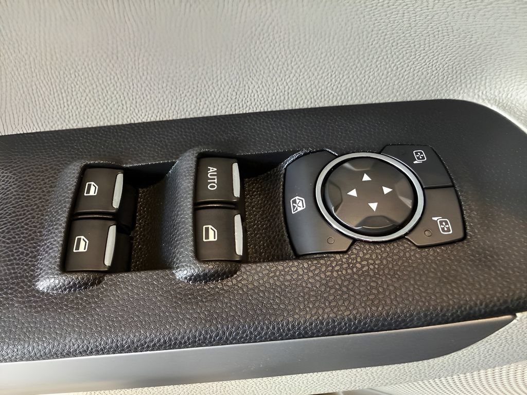 Certified 2018 Ford EcoSport S FWD image 15